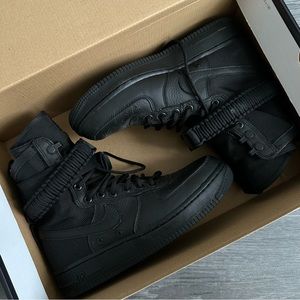 Nike Air Force 1 Hi Top Black